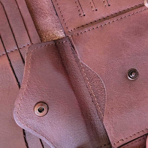Leteulo Leather Wallet - Picture 7 of 7